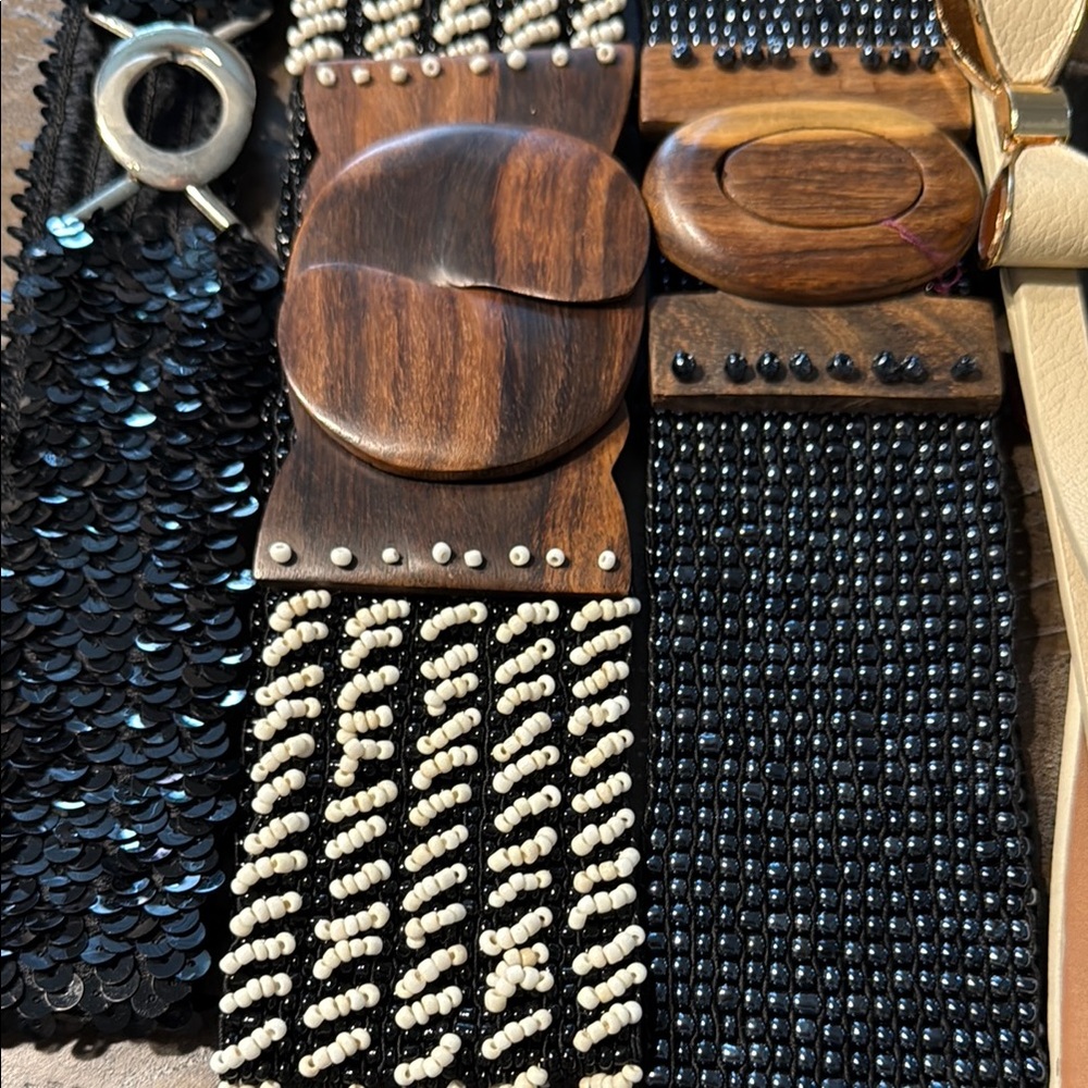 Set of 7 Woman’s belts - Picture 4 of 6